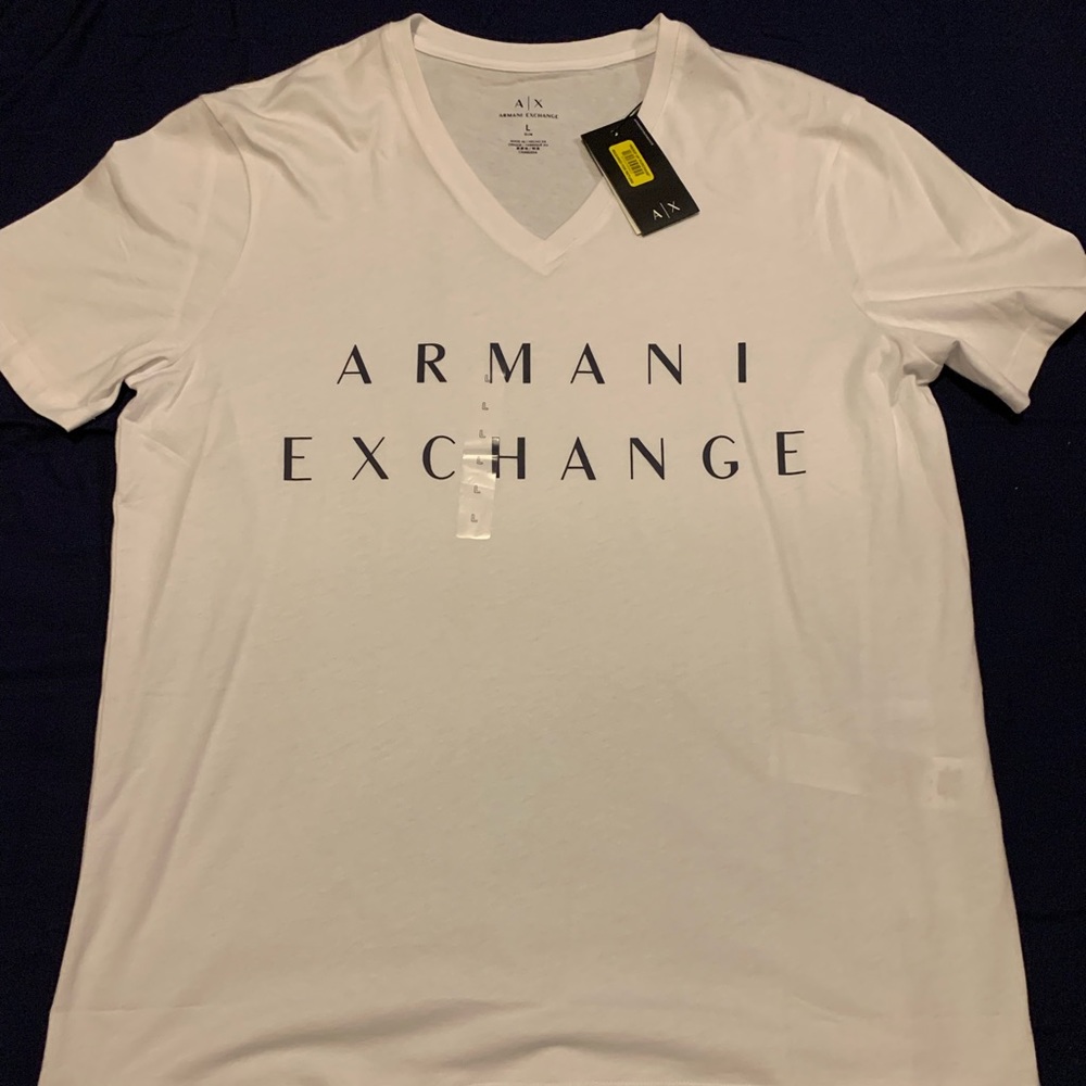 White v neck Armani Exchange t shirt
